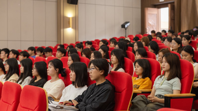 稅收普法“開(kāi)講啦”！扶綏縣稅務(wù)局專家進(jìn)校園，為學(xué)子們解鎖就業(yè)創(chuàng)業(yè)“密碼”