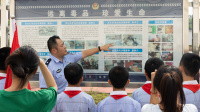 參觀禁毒教育基地，共筑青少年拒毒防線