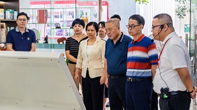 貴港市政協(xié)副主席譚汝新一行到我校考察學(xué)習(xí)